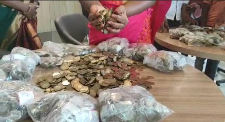 tamil nadu man buys car with 10 rupee coins 