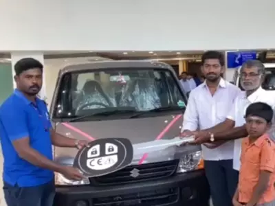 tamil nadu man buys car with 10 rupee coins 