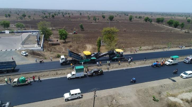 India sets Guinness World Record for building longest road on NH-53