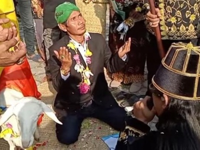 indonesia man marries goat to be viral 