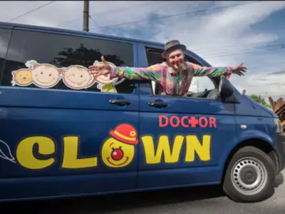 jan-clown van