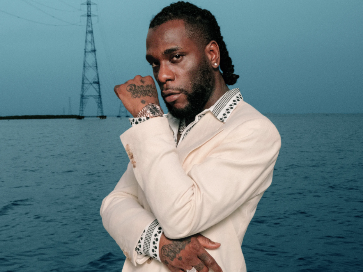 रैपर Burna Boy ने दी सिद्धू मूसेवाला को श्रद्धांजलि, सिग्नेचर स्टेप किया और  गाते-गाते रो पड़े