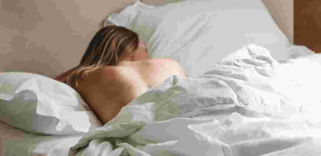 Sleeping naked is harmful warns experts 