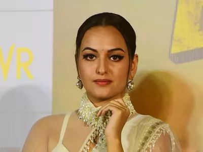 Non-Bailable Warrant Issued Against Sonakshi Sinha