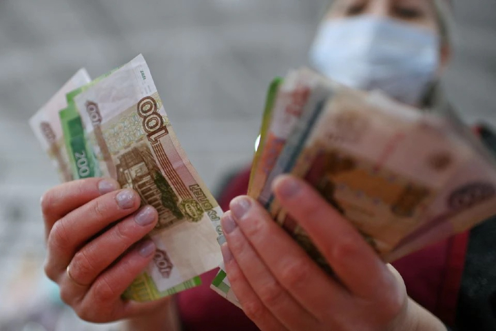 Rouble suffers worst fall since 1998 crisis