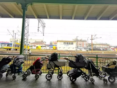 Strollers Ukrainian Refugees