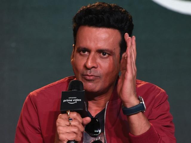 Satya Cast Including Manoj Bajpayee & Others Were Arrested By Police After  Shooting 'Goli Maar' For Drinking Real Beer, Cops Said Mooh Se Nikalta Hai  Badboo