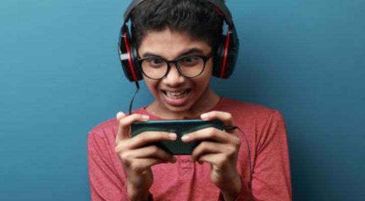 Children who play video games are MORE intelligent than their peers, study  suggests