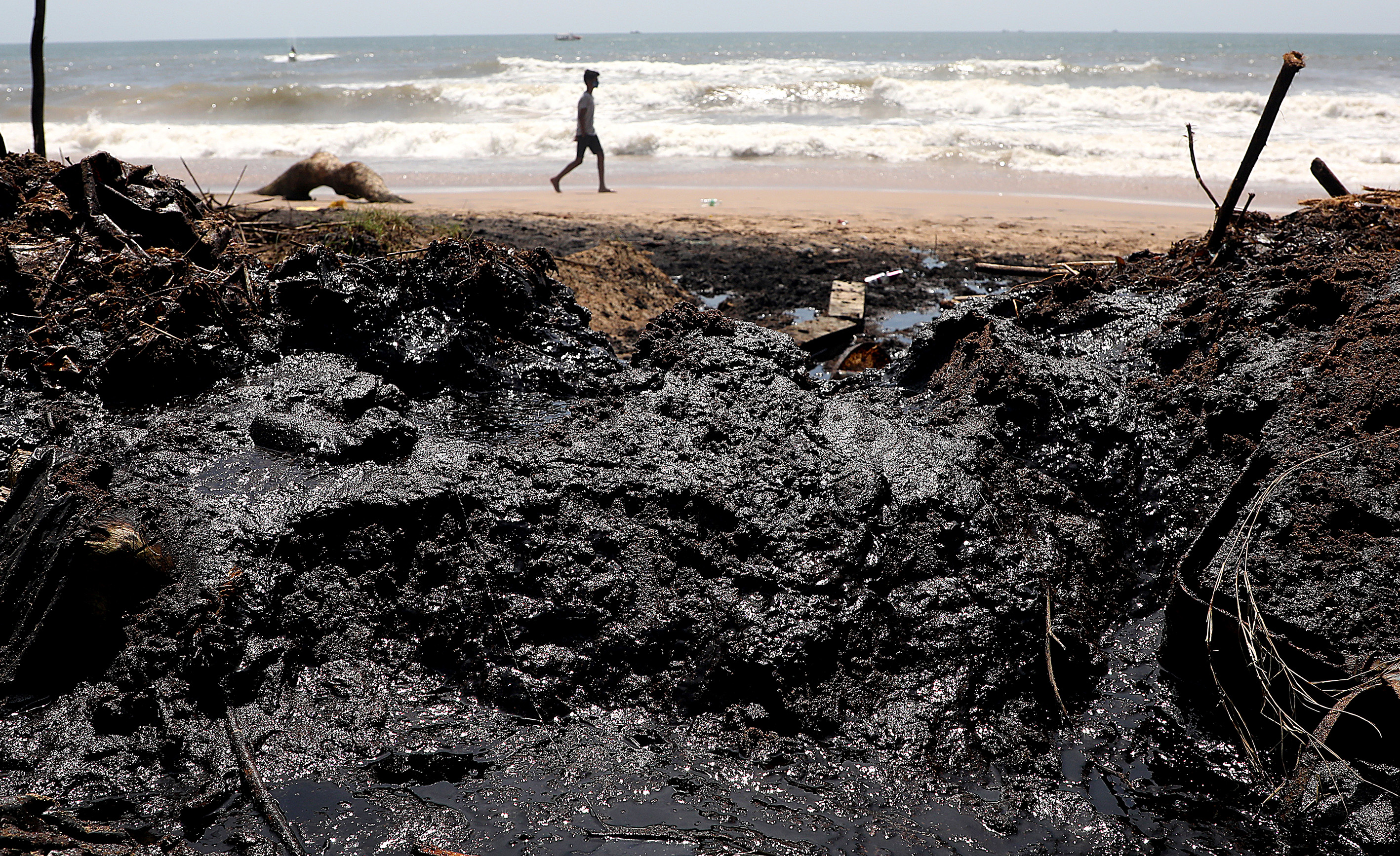 Sticky Black Gobs on the Beach: The Science of Tarballs