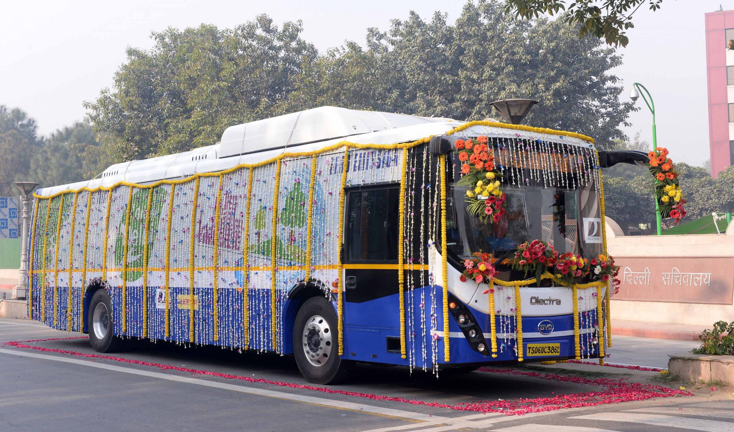 Delhi Introduces 150 New Electric Buses, To Offer Free Rides To ...