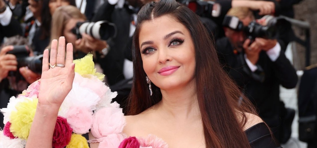 Og Cannes Queen Aishwarya Rai Bachchan Graces The Red Carpet Greets