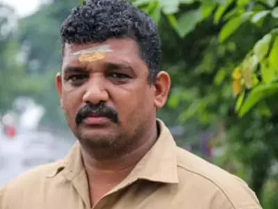 kerala autorickshaw driver helps accident victims 