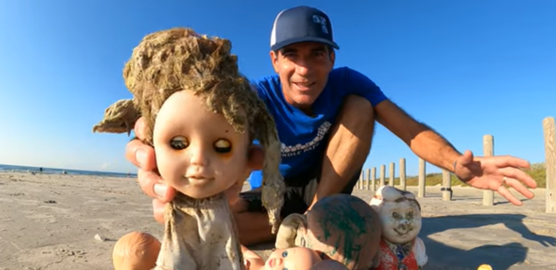 mysterious dolls wash up at this US Beach