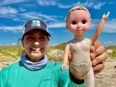 mysterious dolls wash up at this US Beach 