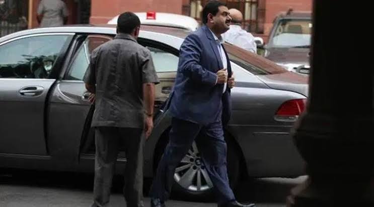 Gautam Adani Lifestyle 2021, Income, Cars, House, Wife, Net Worth,  Biography, Family & Private Jet 