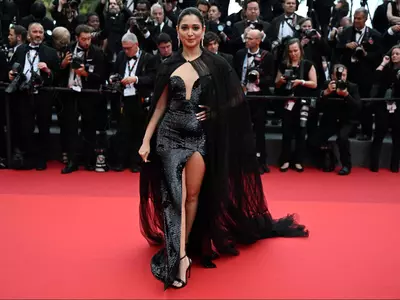 Baahubali Actress Tamannaah Bhatia Blows A Kiss, Stuns The Crowd At Cannes 2022 Red Carpet