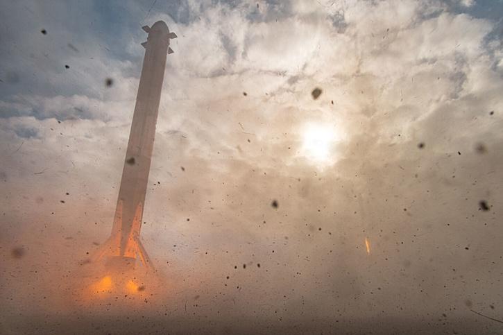 Photographer Captures Close Up Of Two Spacex Falcon Rockets Landing
