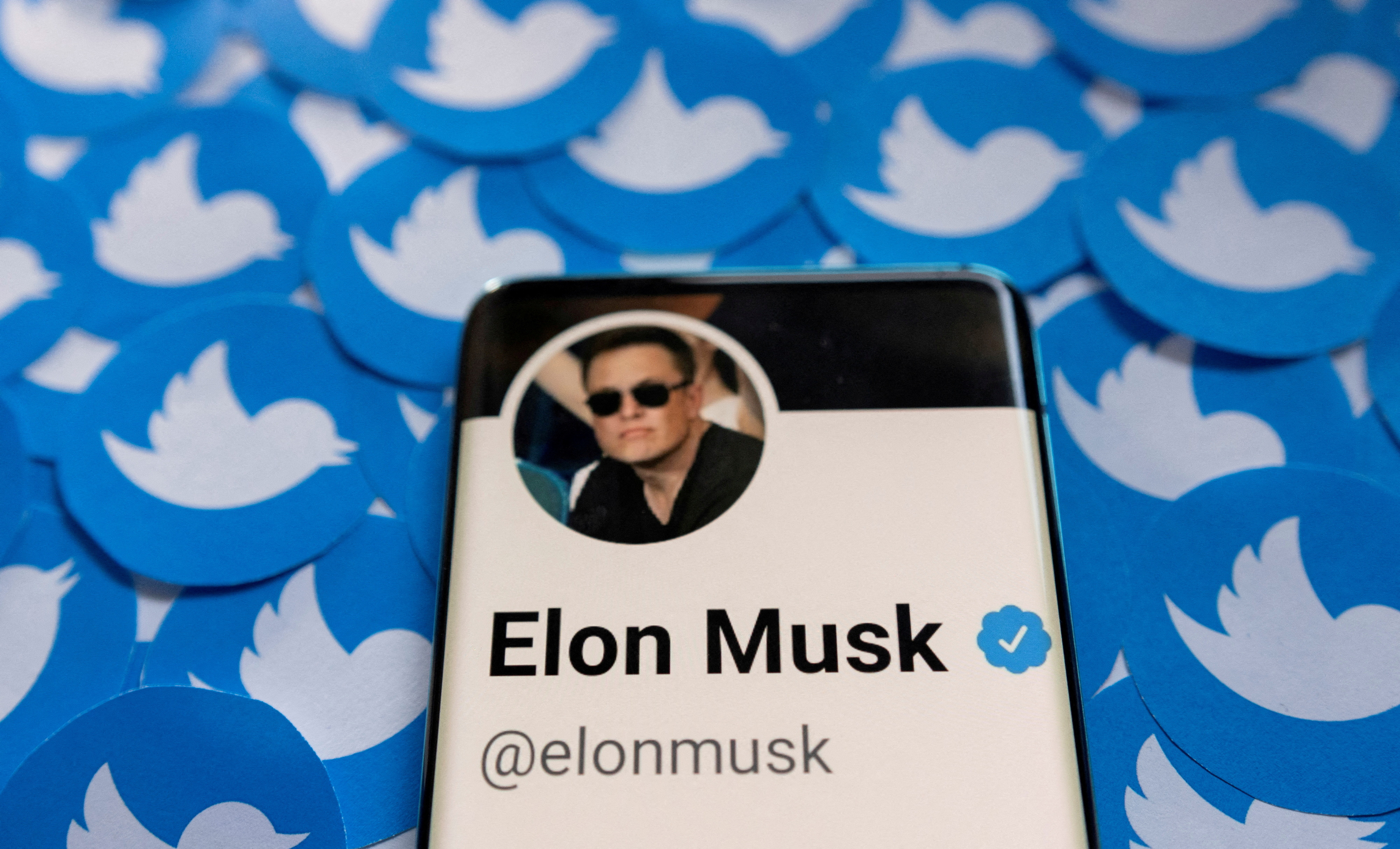 Elon Musk accuses Apple of threatening to remove Twitter from App