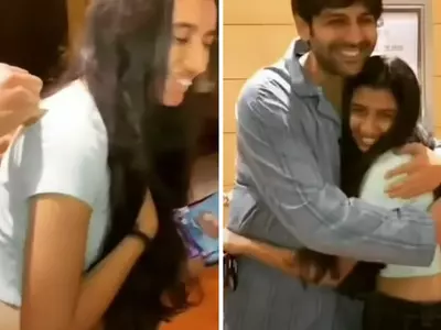 Kartik Aaryan Gives Autograph To A Fan On Her Tee, She Says, 'Will Never Wash This T-Shirt'