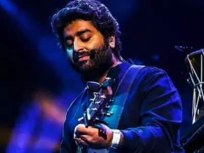 Fans havFans have been going berserk as the ticket prices of Arijit Singh's Pune concert have reportedly gone upto Rs 16 lakhs. e been going berserk as the ticket prices of Arijit Singh's Pune concert have reportedly gone upto Rs 16 lakhs. 