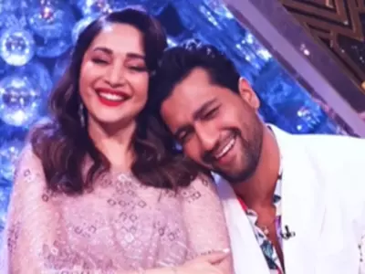 Madhuri Dixit And Vicky Kaushal Groove To Mere Samnewali Khidki Mein And It’s Just Too Adorable