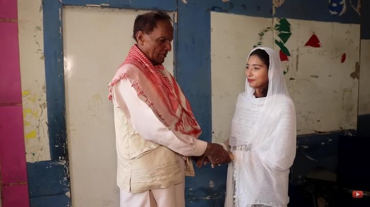 Pakistan: 70 Year Old 'Young At Heart' Baba, Marries 19 Year Old
