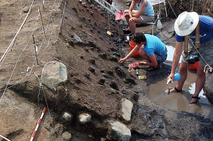 archaeologists find780000 lakh year old cooked fish 