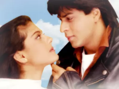 Shah Rukh Khan's DDLJ To Screen In Theatres On His Birthday; Fans Expect Pathan’s Peek Alongside