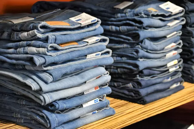 Historian Explains Why Our Jeans Have Tiny Pockets