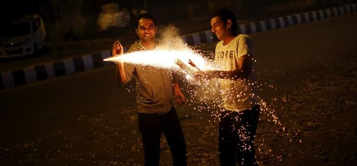 firecrackers delhi