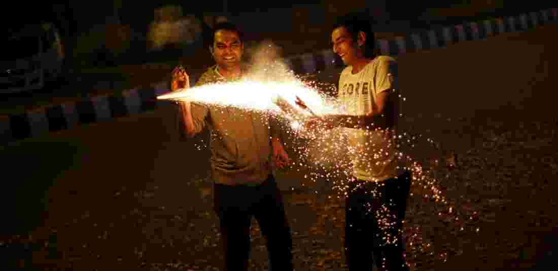 firecrackers delhi