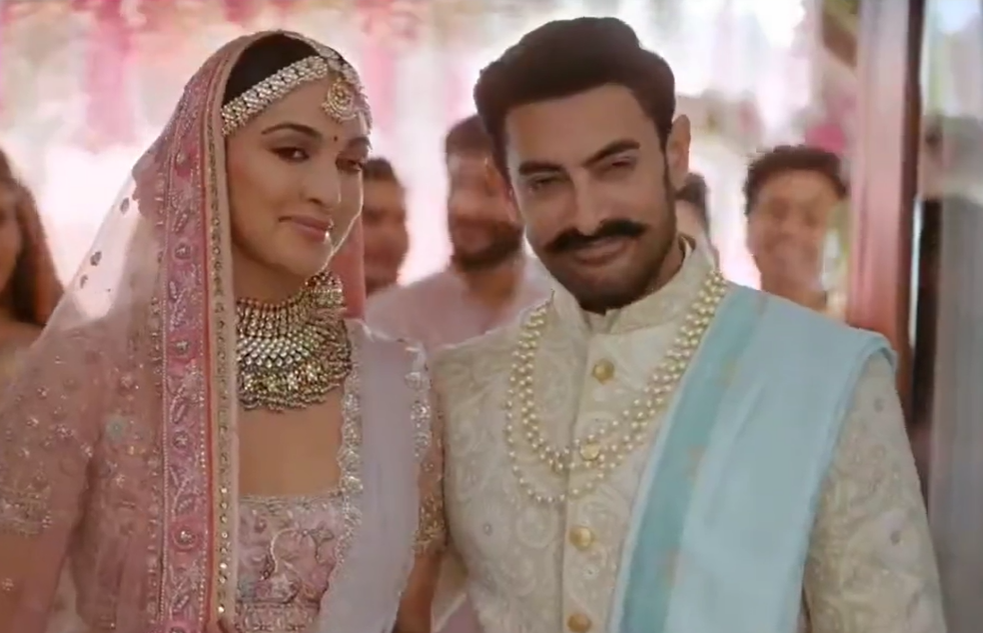 LSC Actor Aamir Khan Accused Of Mocking Hindu Traditions In Latest Bank Ad With Kiara Advani