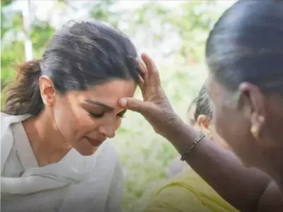 Fans Laud Deepika Padukone For Sharing Her Depression Story & Making Difference People's Lives