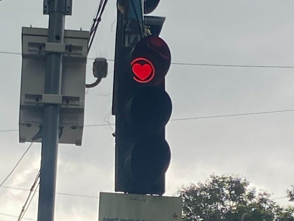 Instead Of Red Light, Bengaluru To Display Heart Symbol At Traffic ...