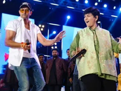 Hrithik Roshan Performs Garba With Falguni Pathak, Fans Say, It's The 'Best Video On Internet'
