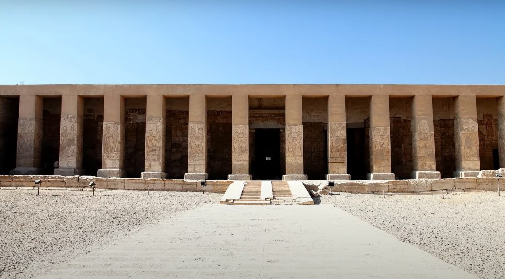 Egyptian Hieroglyphs With Helicopterlike Carvings discovered