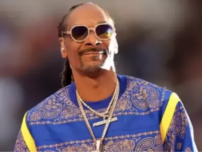 WHAT! Snoop Dogg Smokes Up To 150 Joints Per Day, Rapper's Professional 'Blunt Roller' Reveals