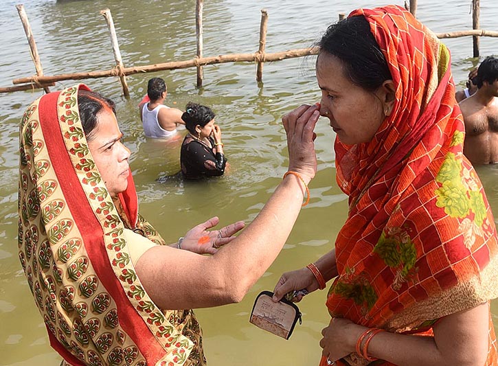 Chhath Puja 2022 Know About Date Shubh Muhurat History Significance And Celebration