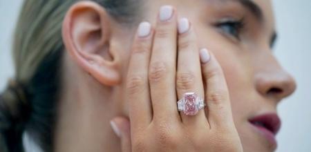 rare pink diamond sold for 477 crores in hong kong 