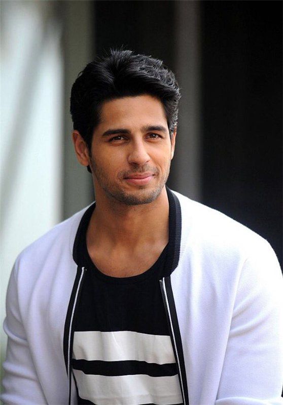 Sidharth Malhotra Says Good Looks Proved To Be 'Negative' In His Career;  'People Like To See Superficial Things..' - Entertainment