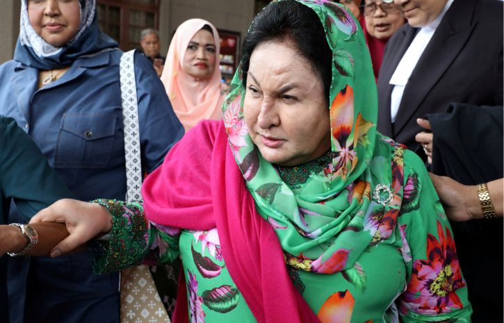 罗斯玛曼索在法庭