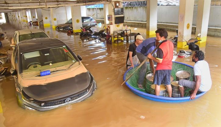 Mobil Banjir Bengaluru