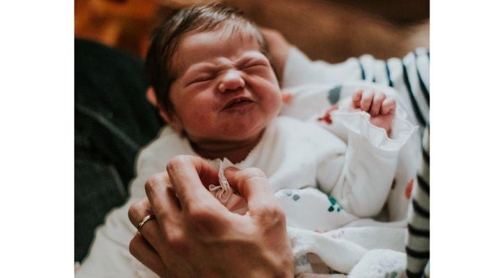 Best Way To Soothe A Crying Baby Is To Carry Them, Walk For Five Minutes, Says Study