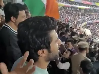 Vijay Deverakonda Cheers For Team India As Sonu Sood Looks On During T20 Match, Video Viral 