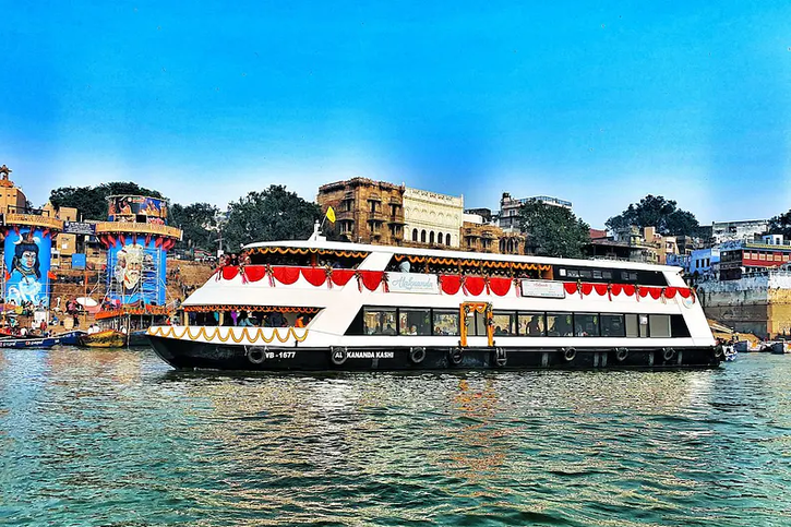 Long river cruise service