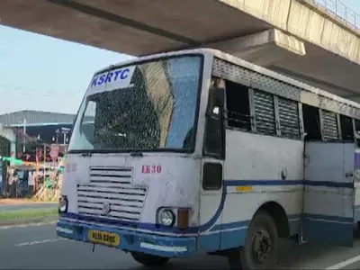 ksrtc-buses-damaged PFI Hartal