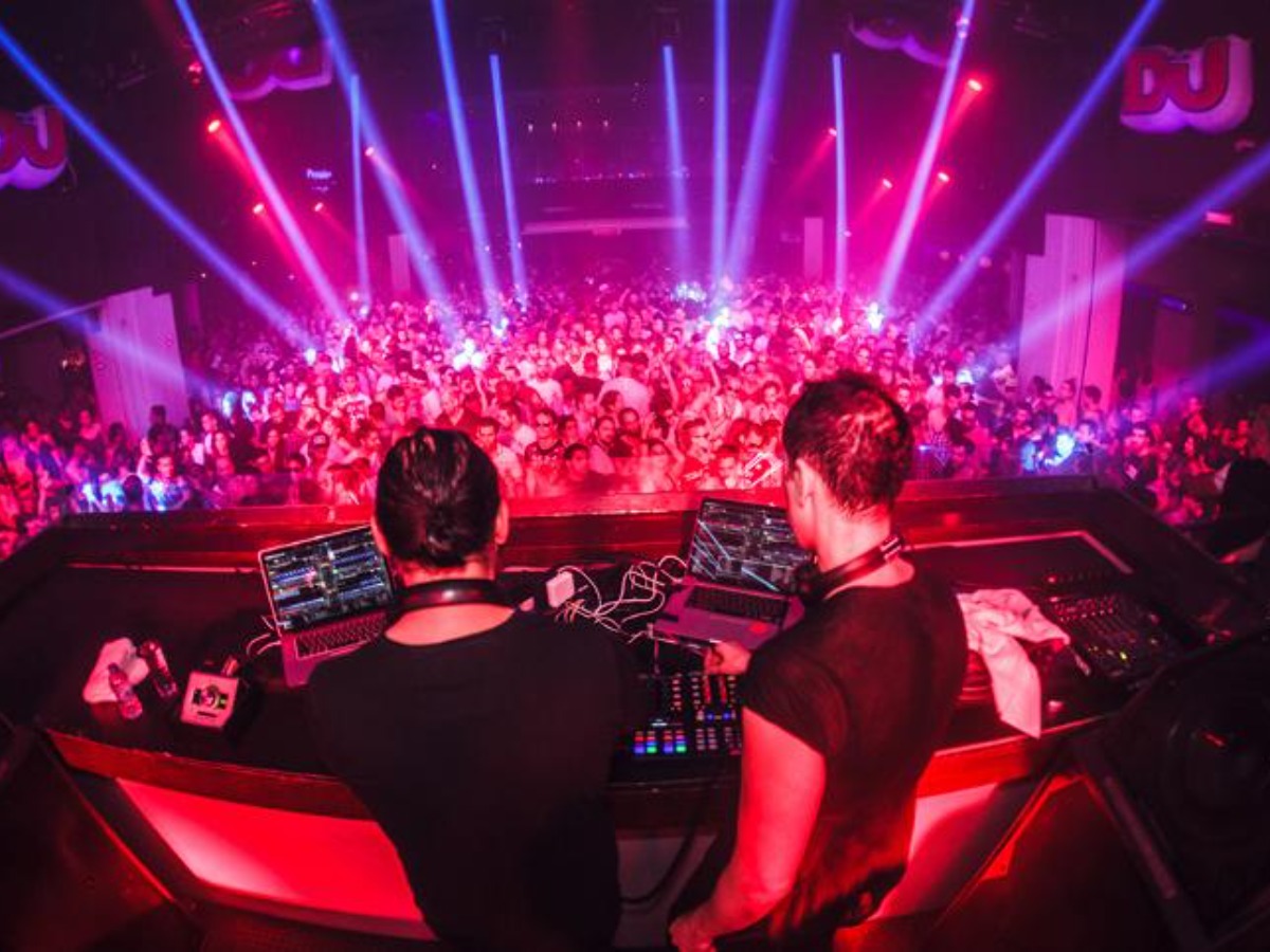 Hyderabad Pubs To Go Silent After 10 PM, Starting Today: Here's Why New  Diktat Is In