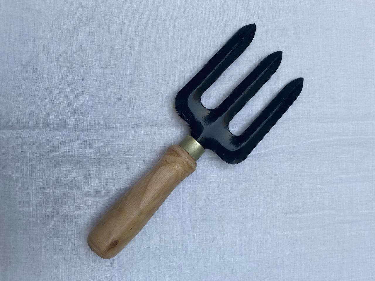 hand weeder fork