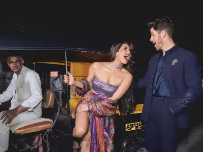 ‘Kiraya Dedo’, Priyanka And Nick’s Auto-Rickshaw Date Invites Hilarious Sympathy For The Driver