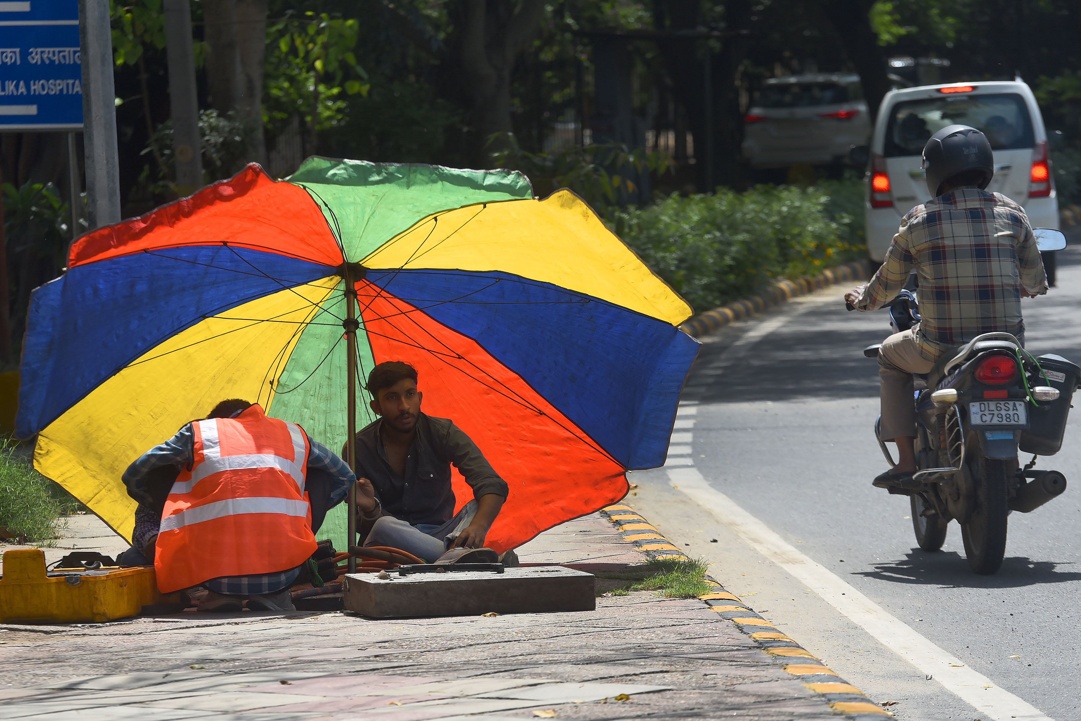 Do's And Don'ts To Keep Yourself Safe As Delhi Reels Under Heat Wave